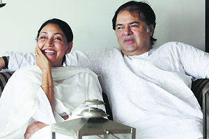 Listen Amaya: Deepti Naval, Farooque Sheikh reunite after 28 years